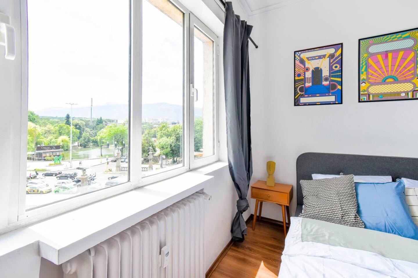 Super Fresh! 3Bdr Apartment In Sofia Center'S Artistic Area Екстериор снимка